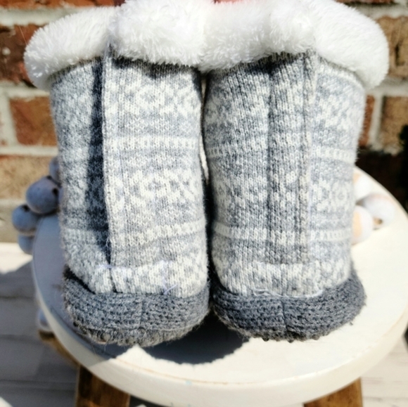 H & M Feaux Fur Boots - Toddler 6 - Picture 2 of 3